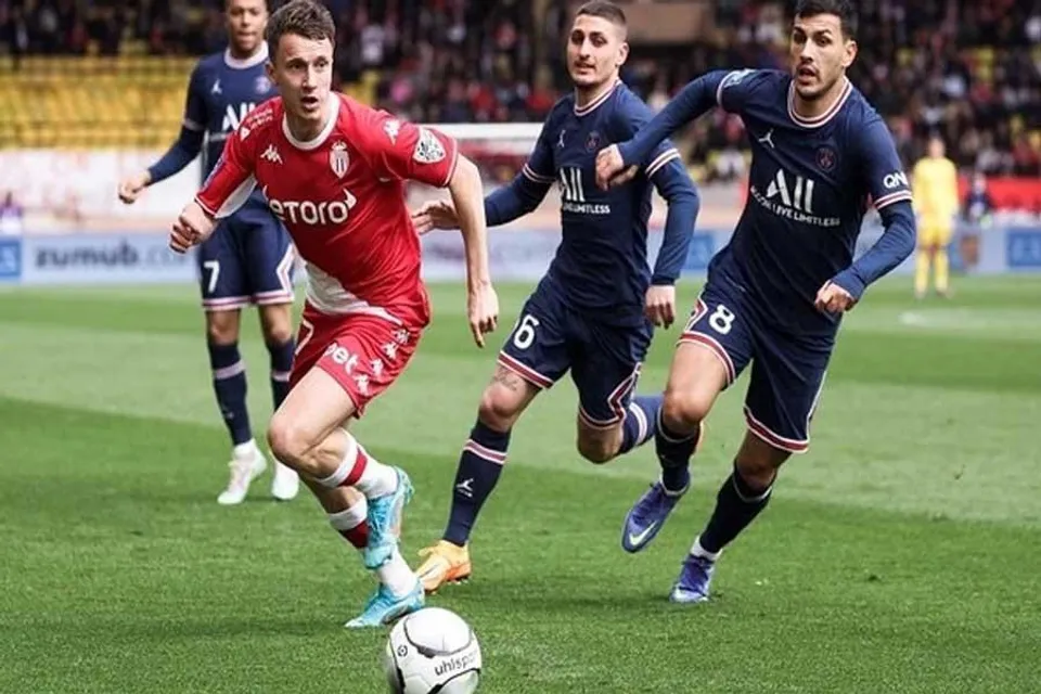 PSG's Qatari owners are interested to invest in a Premier League club