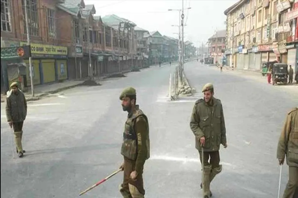 Due to Prophert controversy, vehicles and shops are closed in Poonch