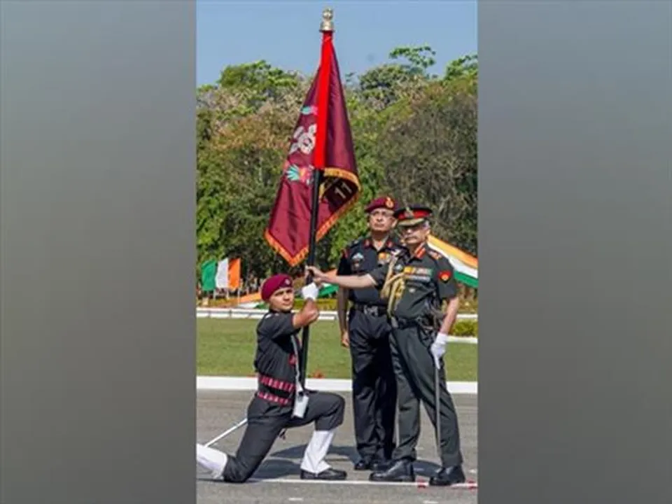Army Chief presents 'President's Colours' Nishan to four Para units of Parachute Regiment