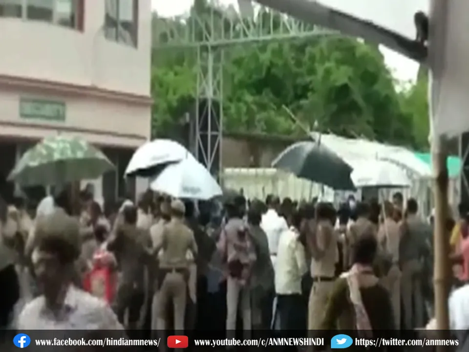 LATHI CHARGE