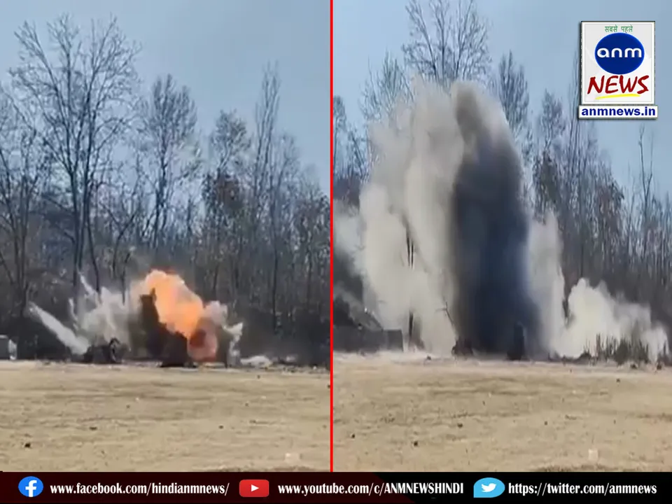 Bomb disposal squad team safely defuses IED in Kashmir