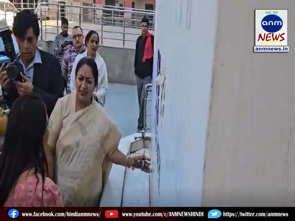 CM Rekha Gupta inspected government schools in Delhi