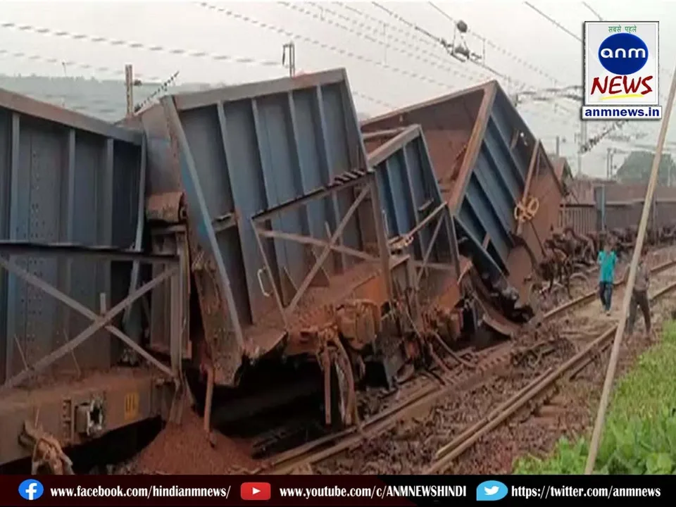 Heavy goods train derailed!