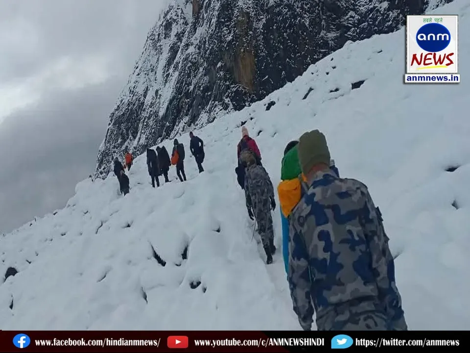 162 tourists rescued