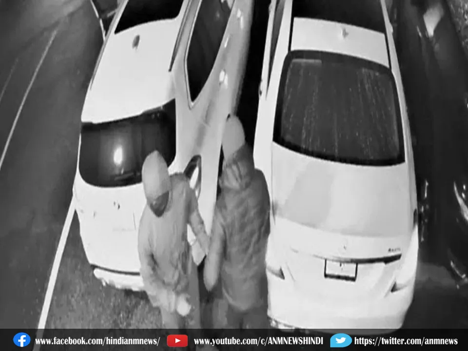 robbery in showroom