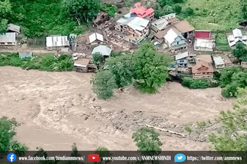 कश्मीर में बादल फटने से परिवार के 4 सदस्यों की मौत