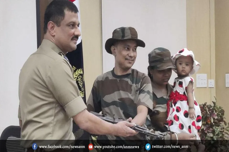 कैलाश कोच ने किया आत्मसमर्पण