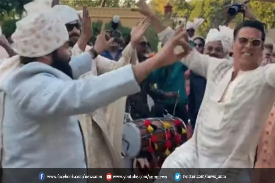 अक्षय कुमार और मोहनलाल ने मिलकर किया भांगड़ा