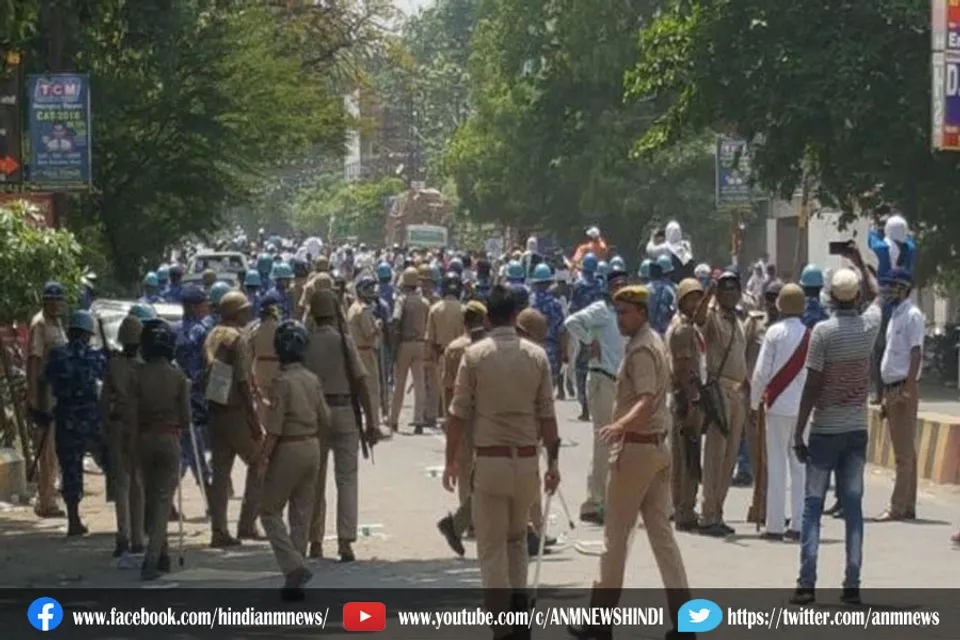 पटना में शिक्षक अभ्यर्थियों पर पुलिस ने बरसाईं लाठियां