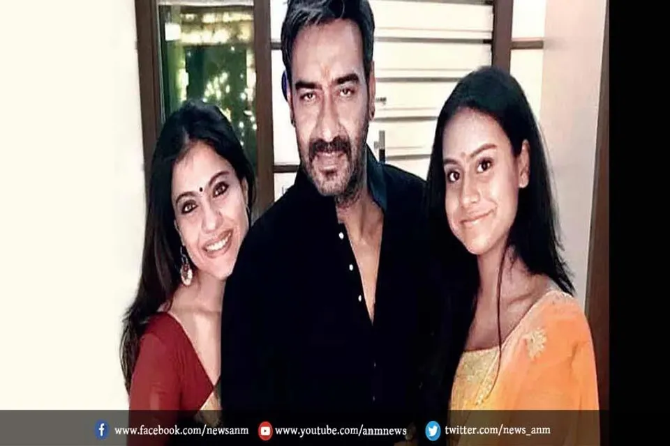 गणपति बप्पा की शरण में पहुंचीं न्यासा देवगन और काजोल