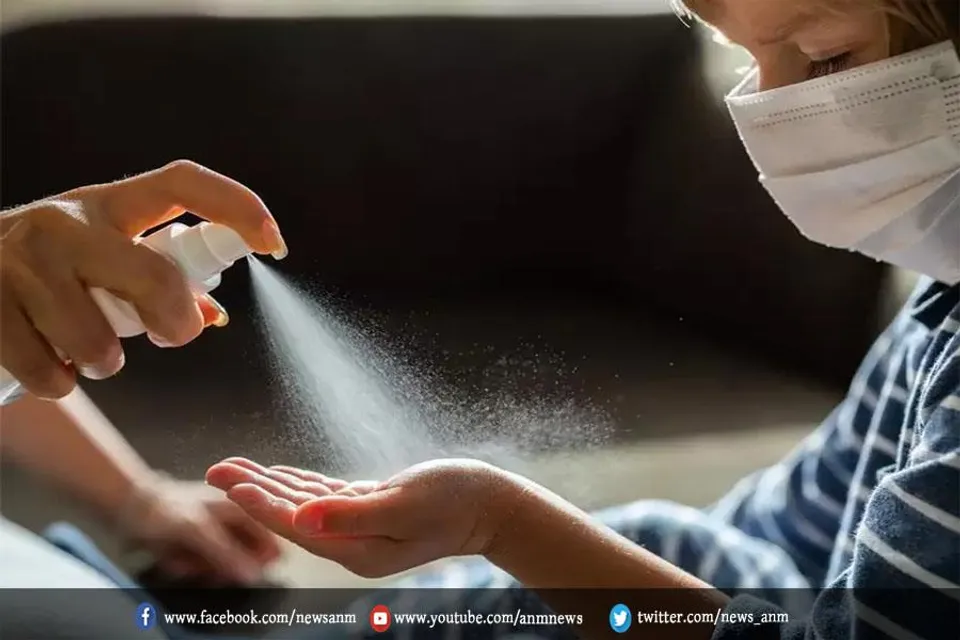 कोलकाता में क्यों बढ़ा मास्क, सैनिटाइजर का दाम