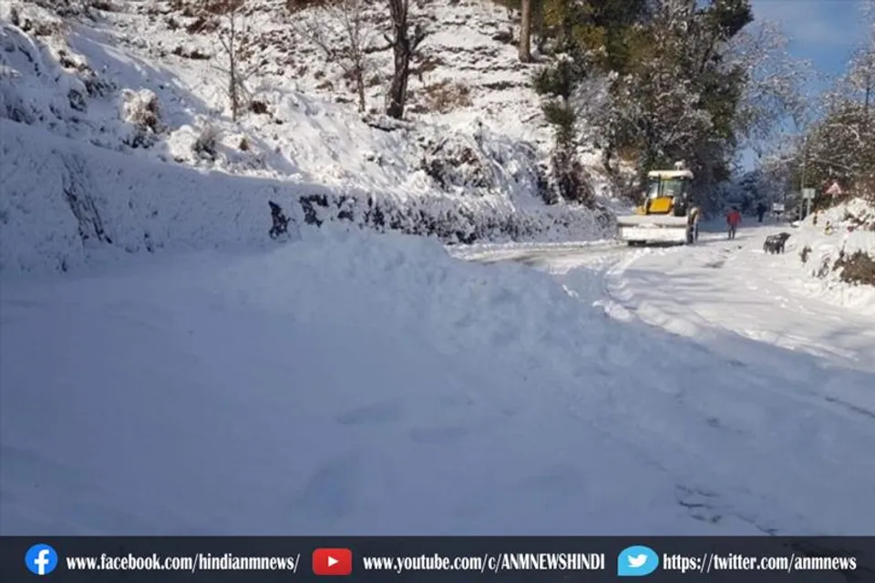 बर्फबारी के कारण बदरीनाथ हाईवे बंद