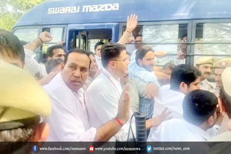 सचिन पायलट को हिरासत में लिया गया