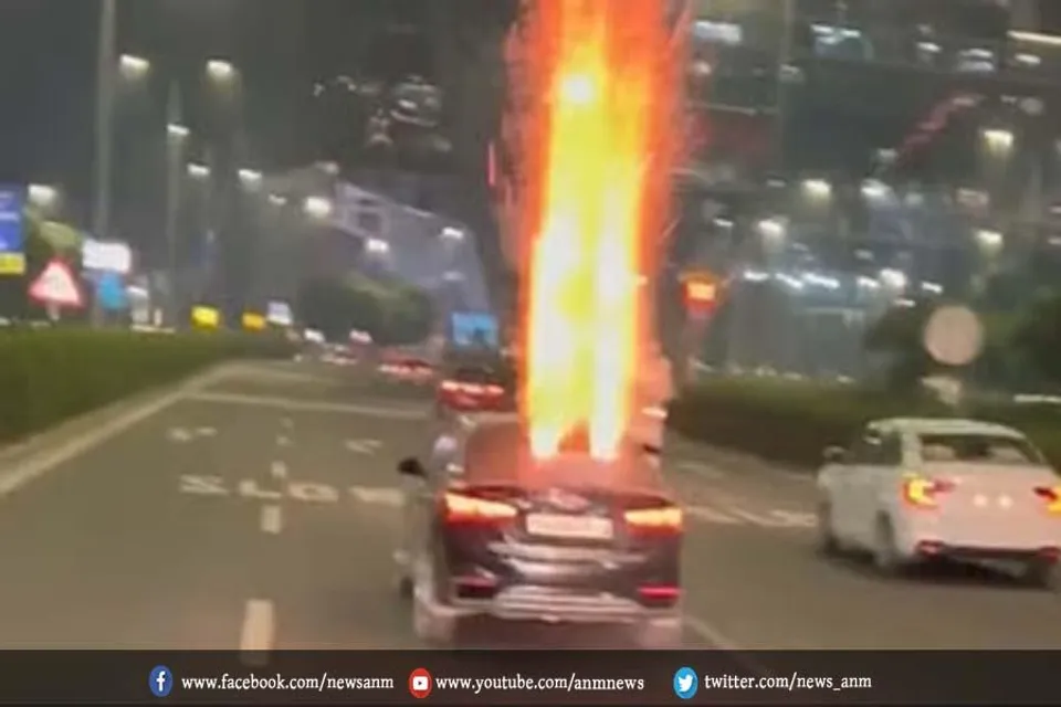 कार की डिग्गी पर पटाखे छोड़ने वाले तीन गिरफ्तार