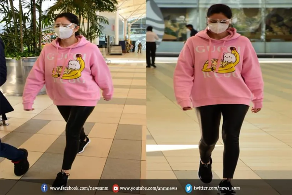 मुंबई लौटीं कैटरीना कैफ, हुडी की कीमत सुन उड़ जायेंगे होश