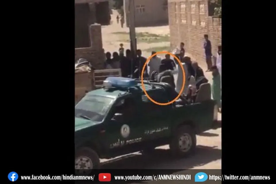 तालिबानी सैनिकों ने महिलाओं पर बरसाए कोड़े, देखे वीडियो