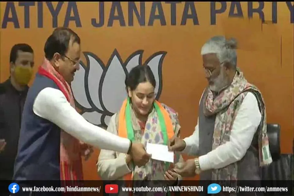 अपर्णा ने की मोदी-योगी की तारीफ