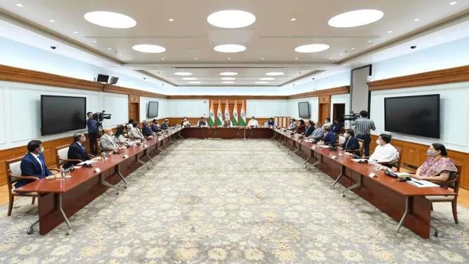 कोविड-19 के टीका बनाने वाले भारतीय कंपनियों से प्रधानमंत्री ने की आह्वान