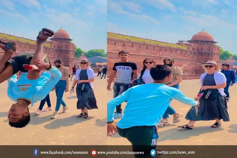 VIDEO : देसी लड़के ने बड़े स्टाइल से किया अंग्रेजन को प्रपोज