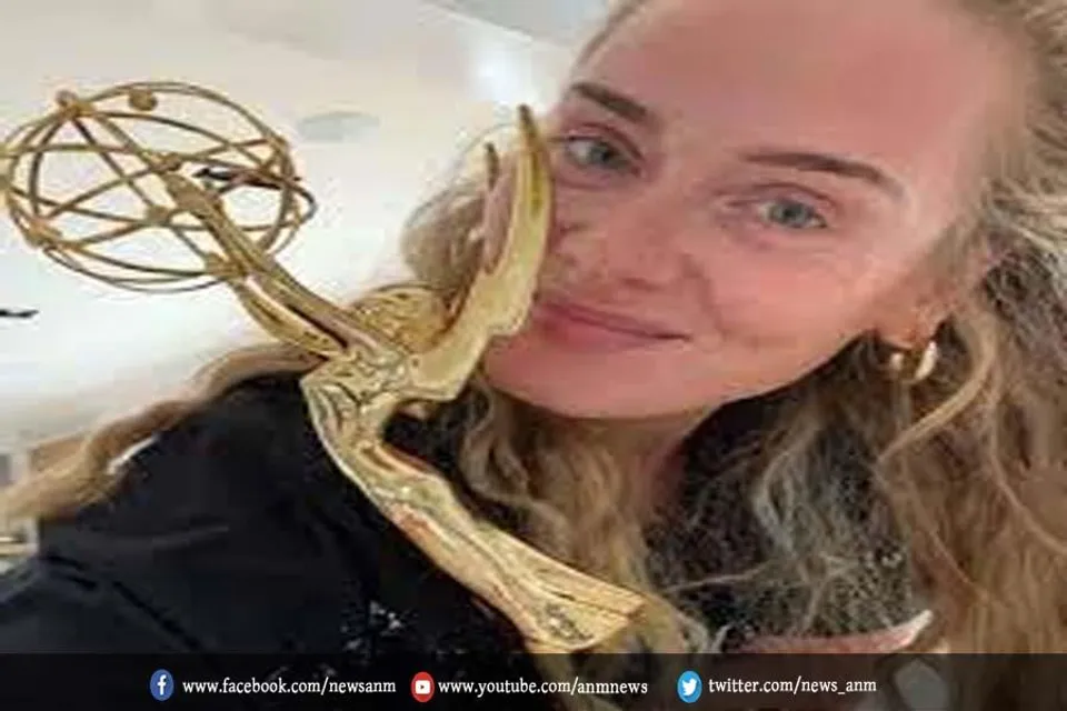 एडेल ने  एमी पुरस्कार जीत पर दी प्रतिक्रिया