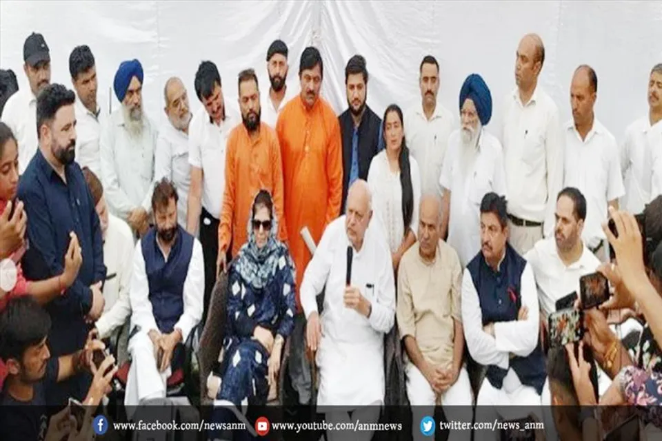 बाहरी प्रदेशों के लोगों को मतदाता बनाने पर सवाल