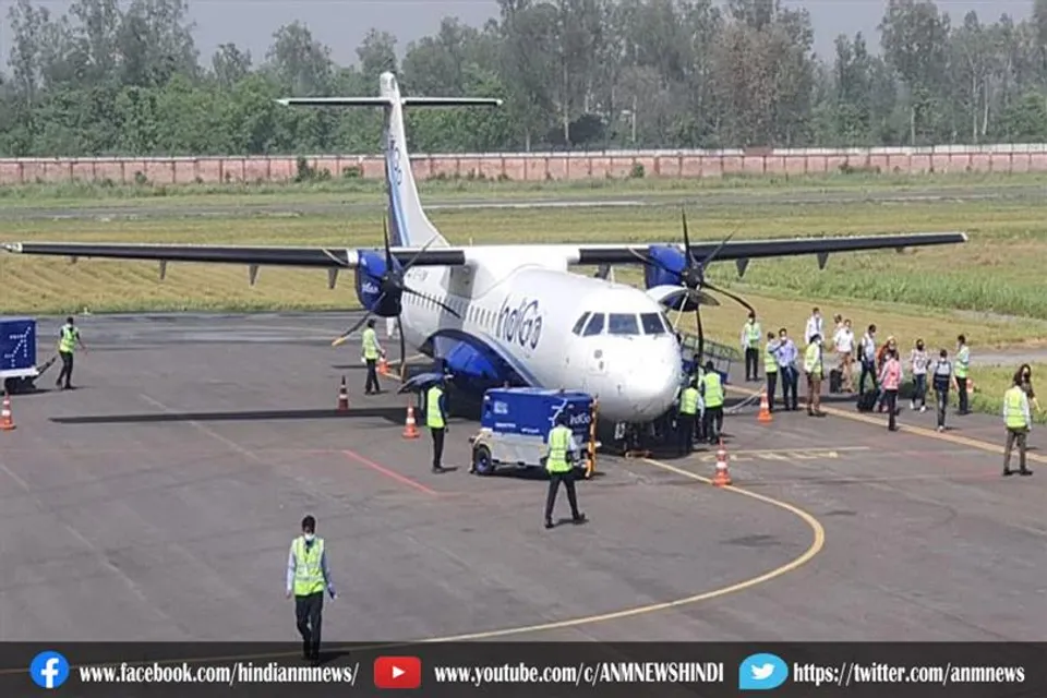 रनवे पर इंडिगो विमान के इंजन में आई खराबी