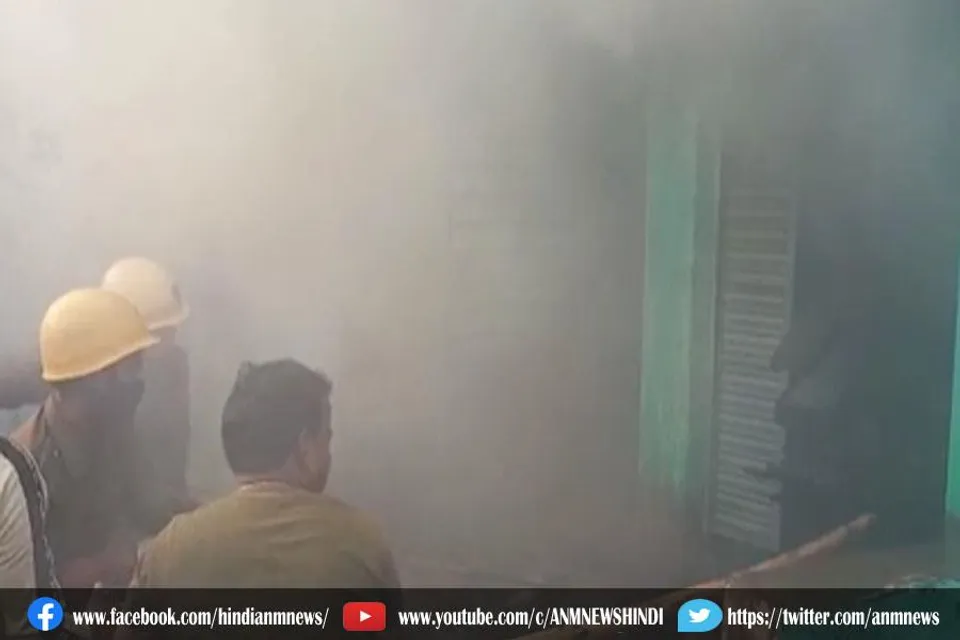 हरिपुर बाजार इलाका में काले धुएं