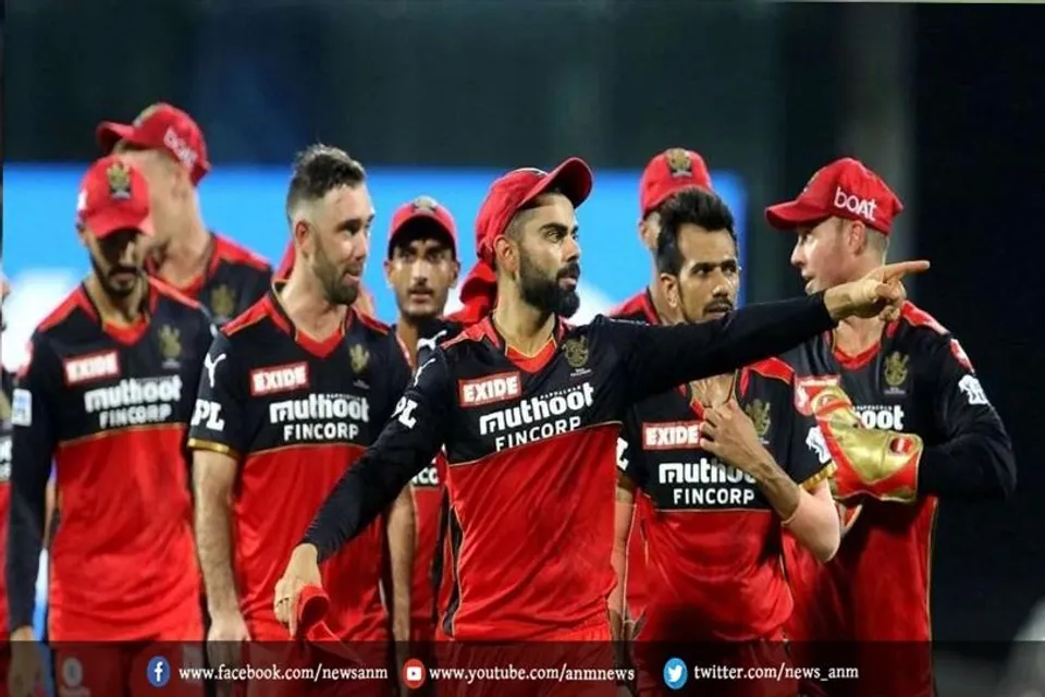 आकाश दीप ने दिलाई आरसीबी को पहली सफलता