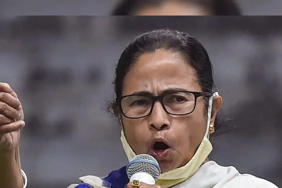 ममता बनर्जी का दावा-दोनों वैक्सीन लगवाने वाले अधिकतर लोगों को हो रहा कोविड