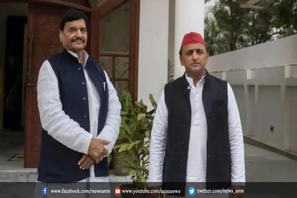 अखिलेश से मिलने पहुंचे शिवपाल