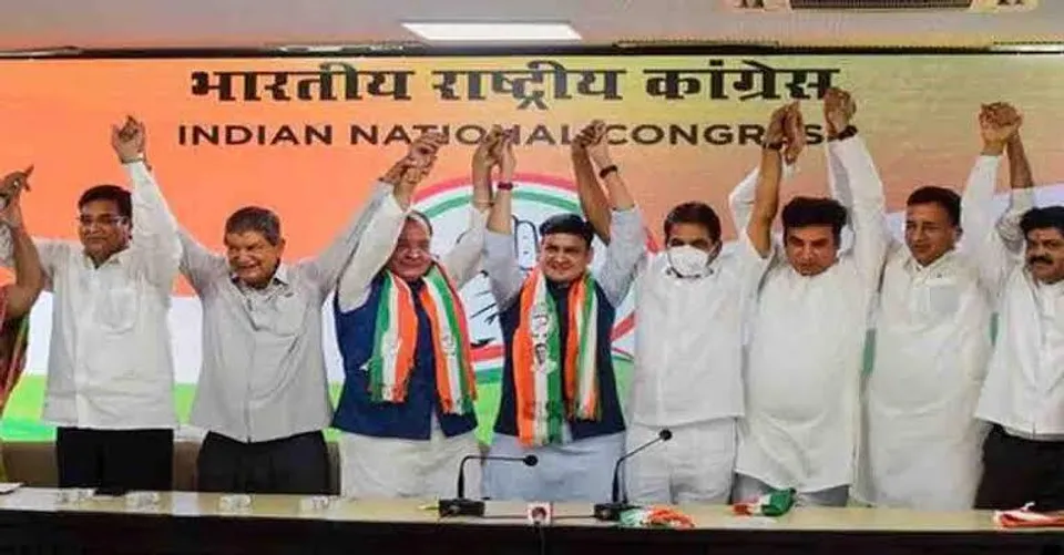 यशपाल आर्या अपने विधायक बेटे के साथ कांग्रेस में शामिल