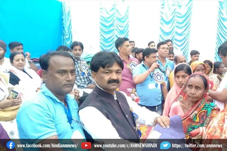 खुदीराम बोस की 132वीं जयंती पर चार सौ गरीबों में कम्बल वितरण किया गया