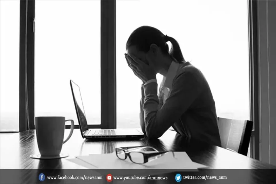 पुरुषों से 3 गुना ज्यादा काम करती हैं महिलाएं, यौन इच्छा में भी गिरावट दर्ज