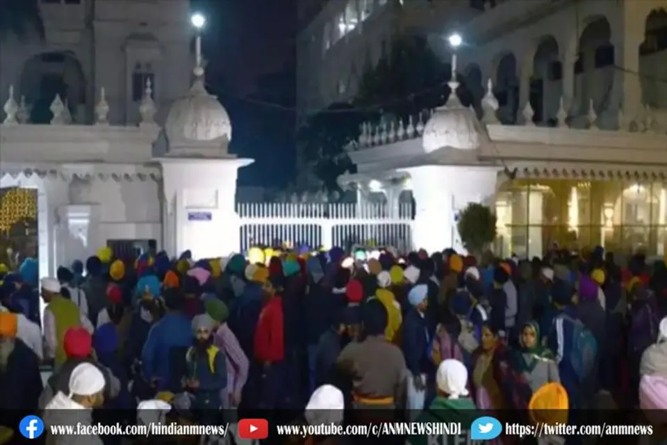 एक युवक ने निशान साहिब से की छेड़छाड़