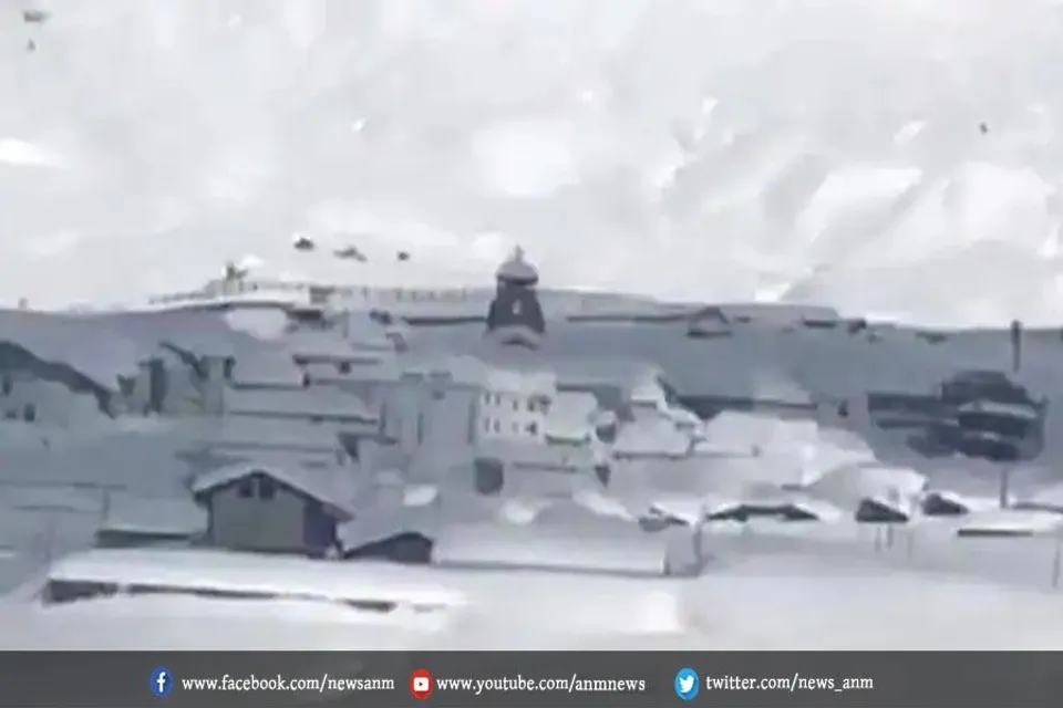 बर्फबारी के कारण केदारनाथ में 14 फीट से अधिक बर्फ जम गई