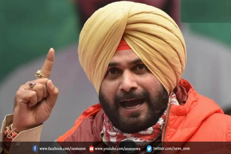 चन्नी को निशाने पर लिया सिद्धू