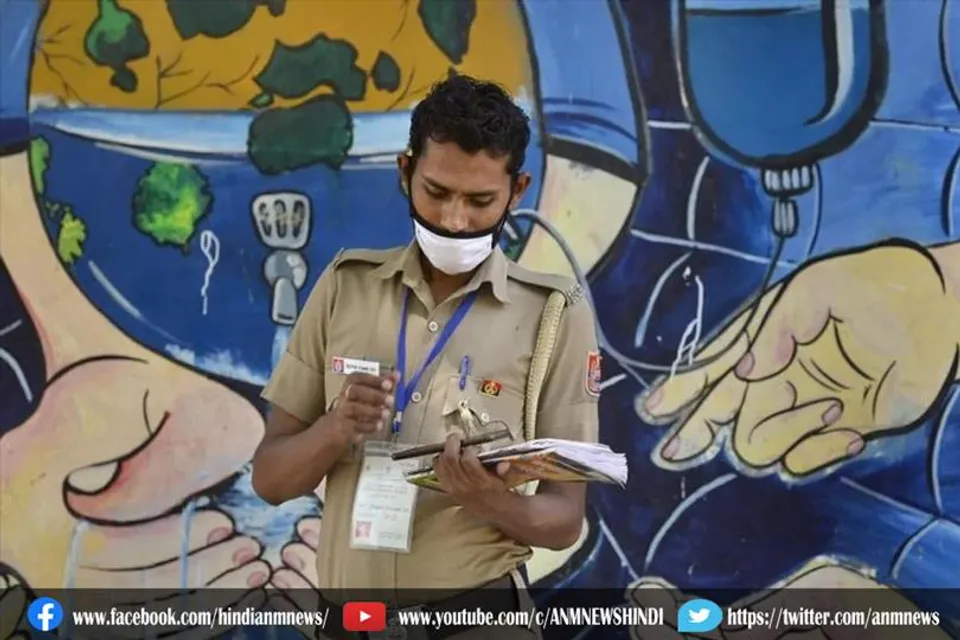 ओमिक्रॉन के खतरे को देखते हुए दिल्ली पुलिस एक्शन में