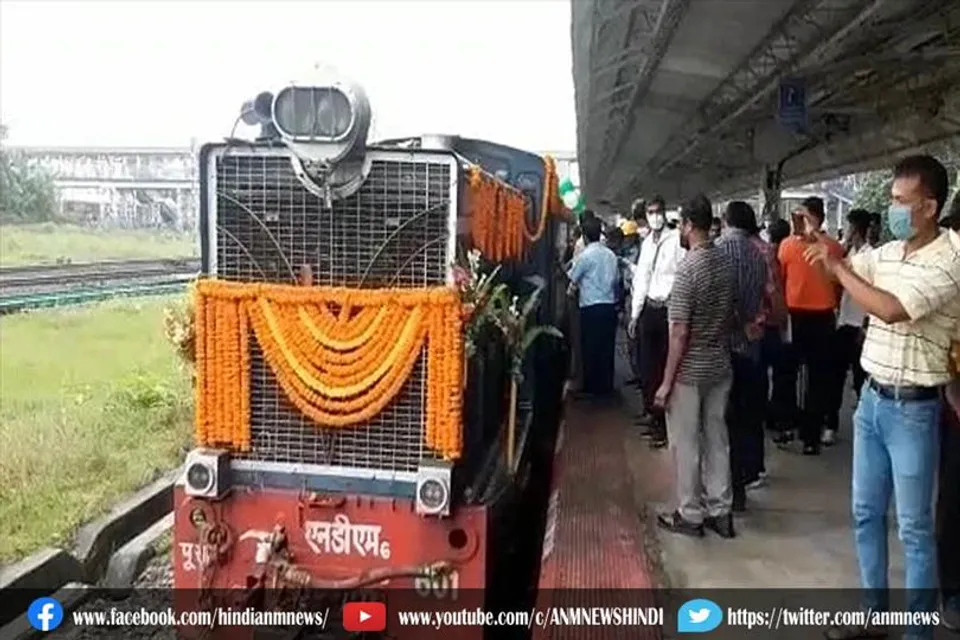दार्जिलिंग की टॉय ट्रेन फिर से शुरू