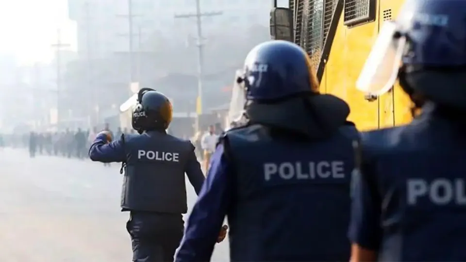 बांग्लादेश में थम नहीं रहे हिंदुओं पर हमले