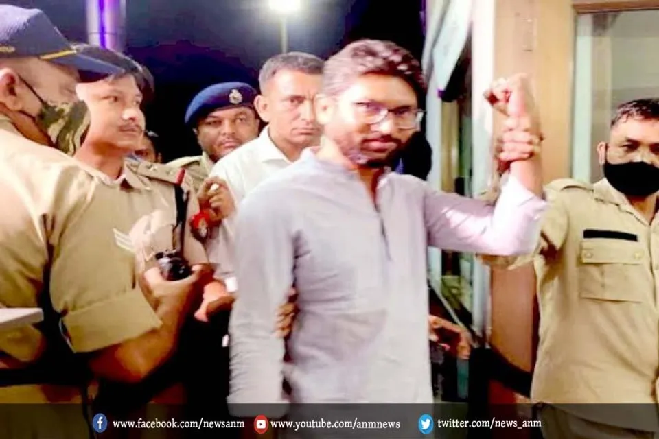 पुलिस से मारपीट मामला: जिग्नेश मेवाणी को मिली जमानत