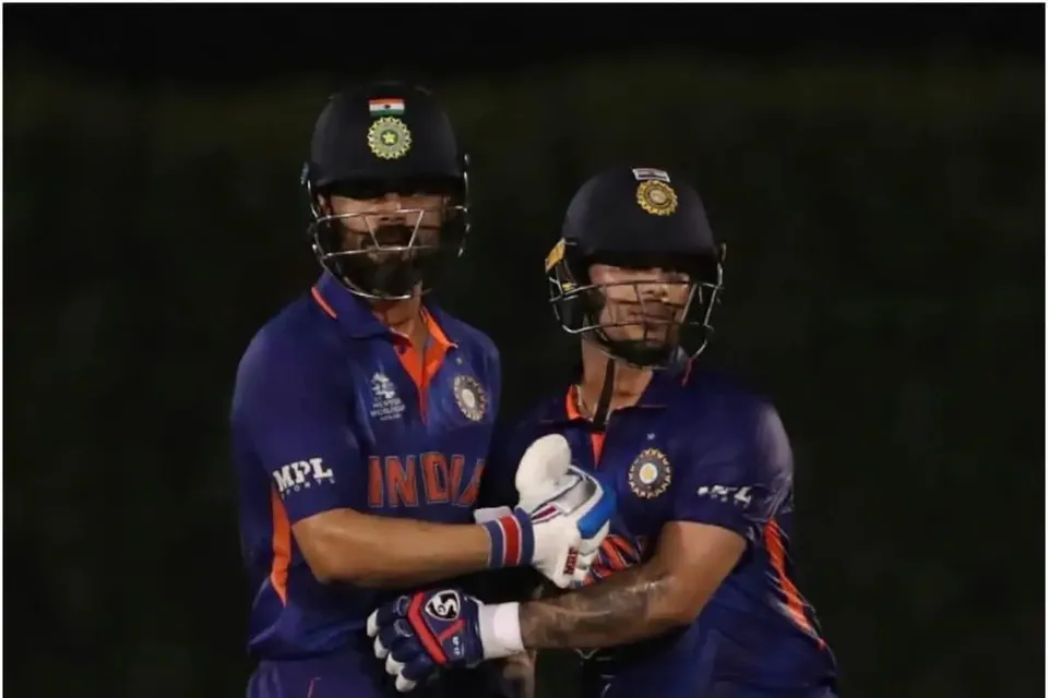 टीम इंडिया ने इंग्लैंड को 7 विकेट से रौंदा