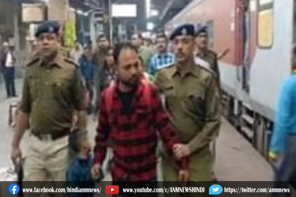 राजधानी एक्सप्रेस में तलाशी अभियान, दो सोना तस्कर गिरफ्तार