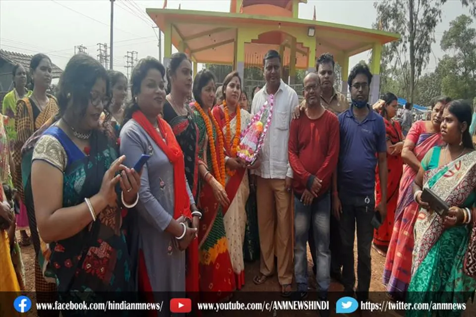सिंदूर खेल कर मनाया विजया मिलन उत्सव