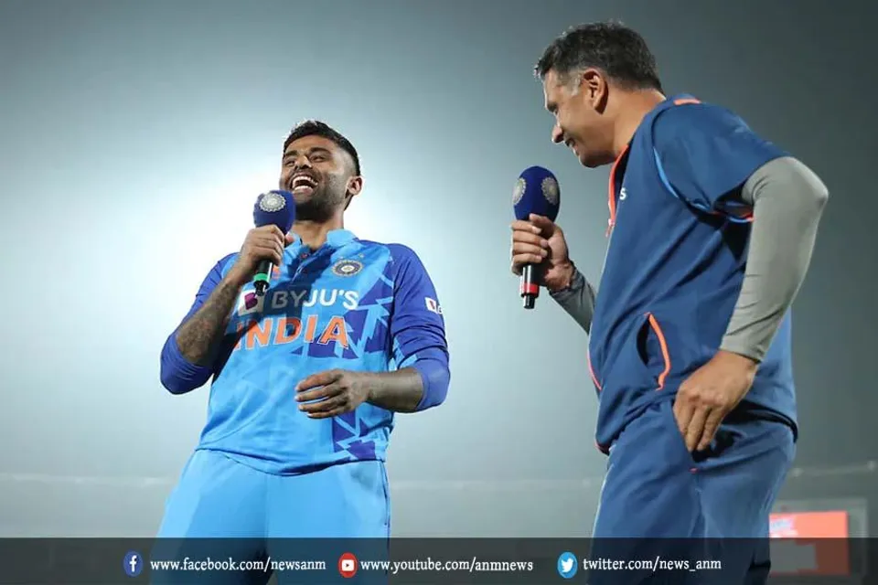 'बचपन में बैटिंग करते नहीं देखा होगा', सूर्या के संग मजाकिया मूड में नजर आए द्रविड़