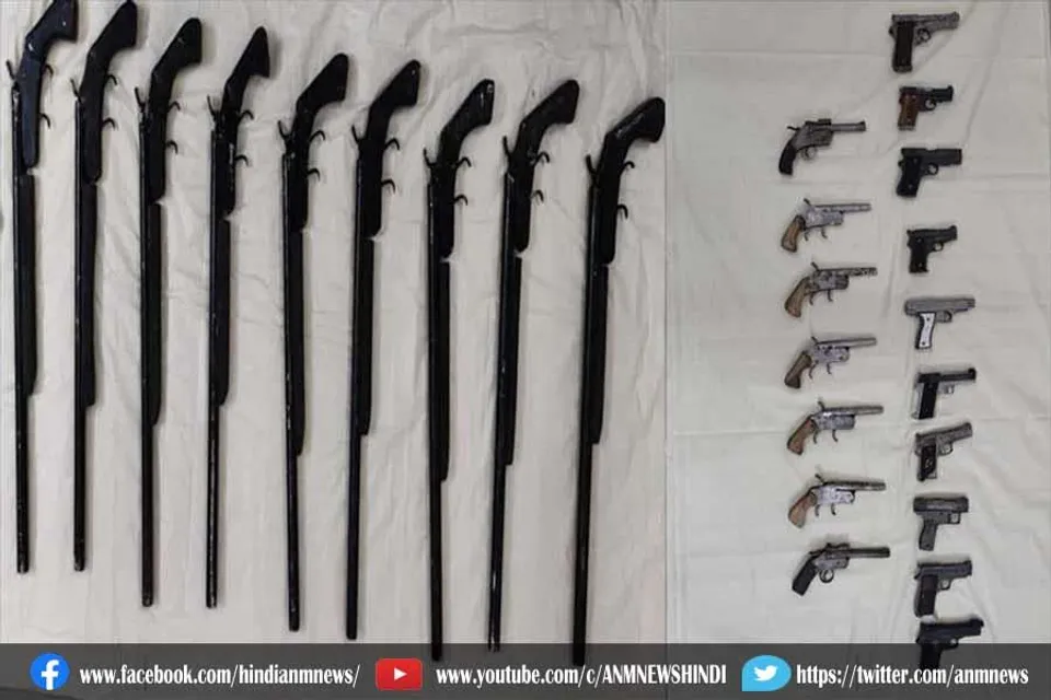 आग्नेयास्त्रों के साथ अंतरराज्यीय हथियार आपूर्तिकर्ता गिरफ्तार