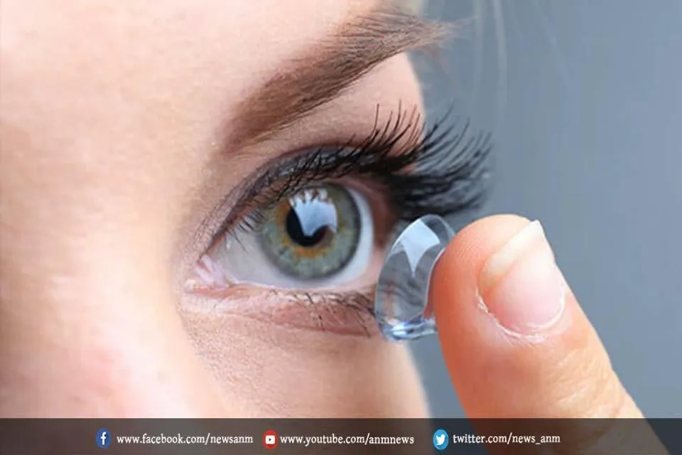 कॉन्टैक्ट लेंस लगाते समय न करें ये गलतियां