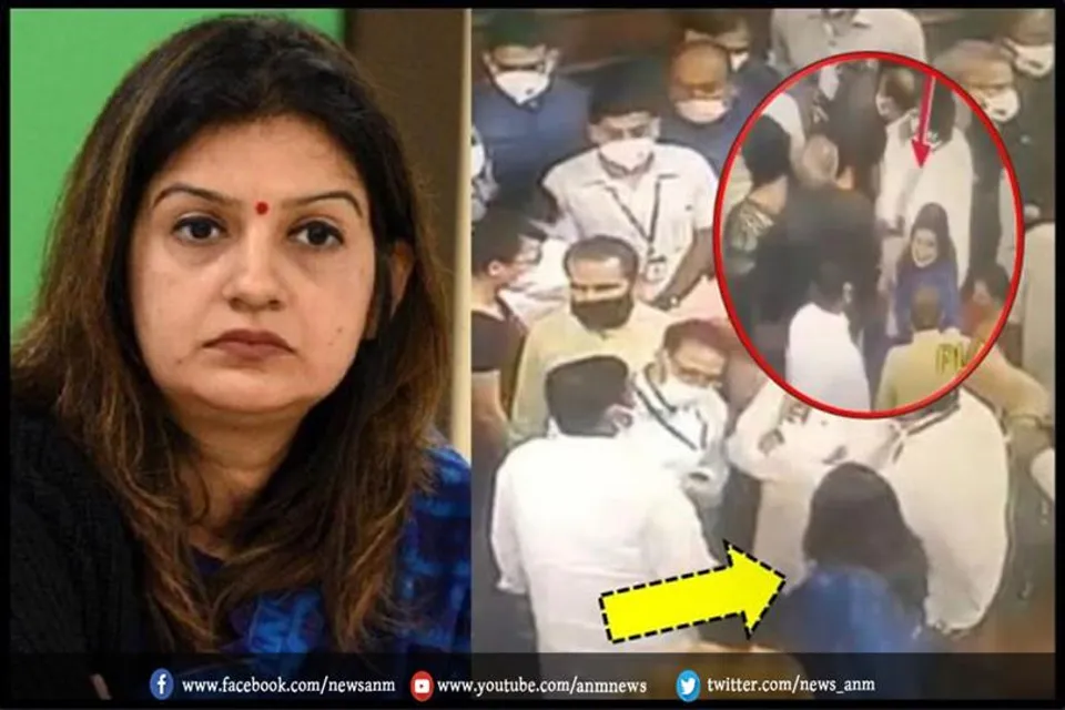 आज से संसद में धरने पर बैठेंगे सस्पेंड किए गए सांसद