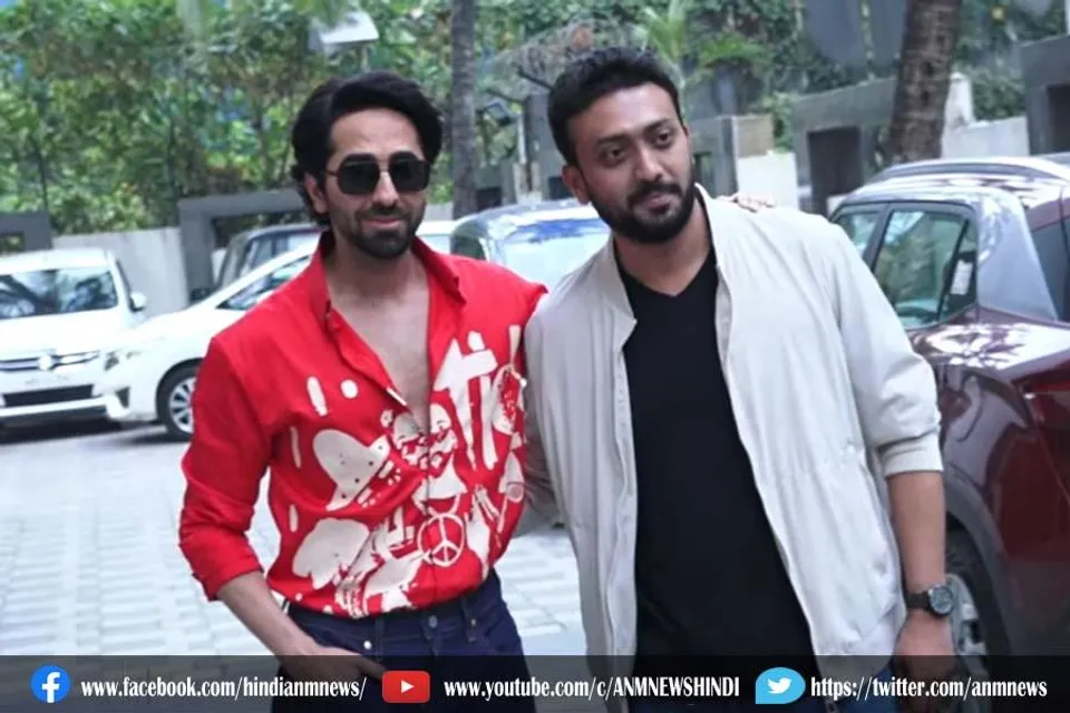 अनोखे अंदाज़ में आयुष्मान खुराना पहुंचे टी-सीरीज ऑफिस