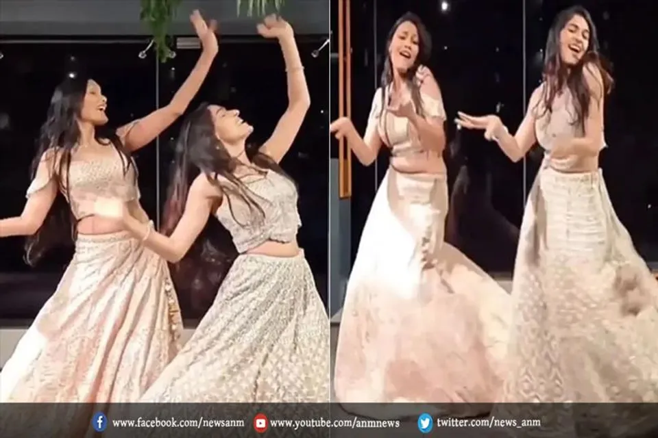 दो लड़कियों की धमाकेदार डांस