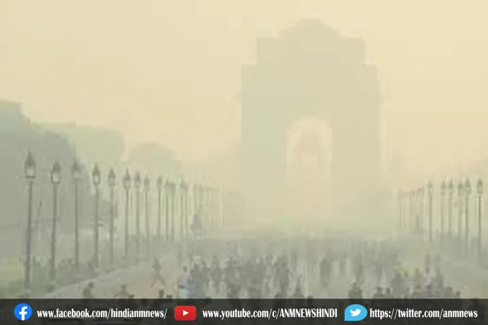 दिल्ली में दिखी धुंध की परत
